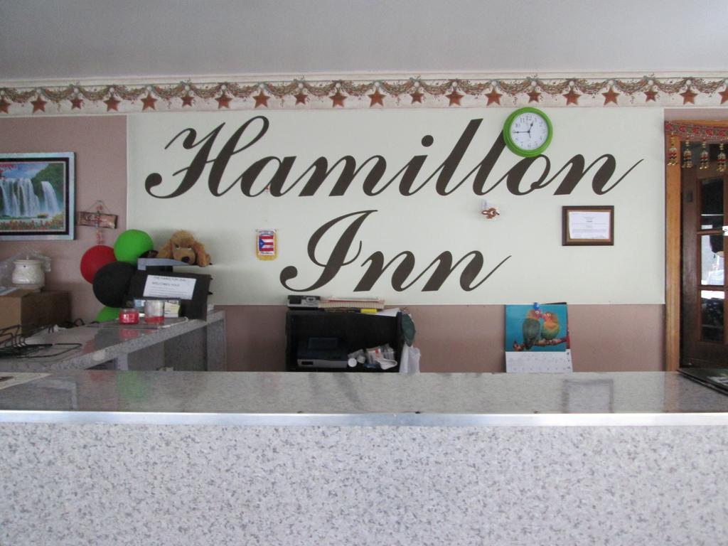 Hamilton Inn Стърбридж Екстериор снимка