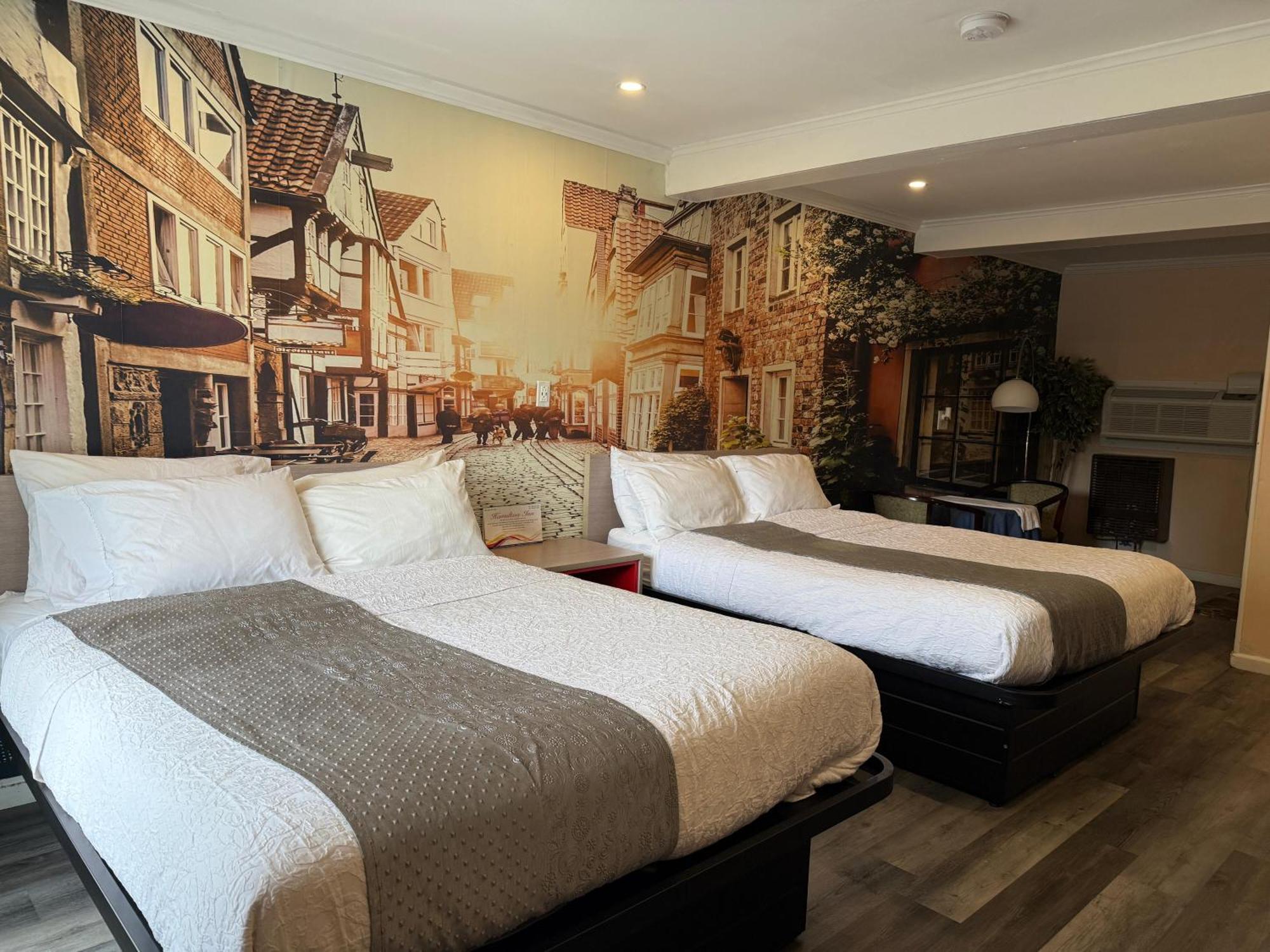 Hamilton Inn Стърбридж Екстериор снимка