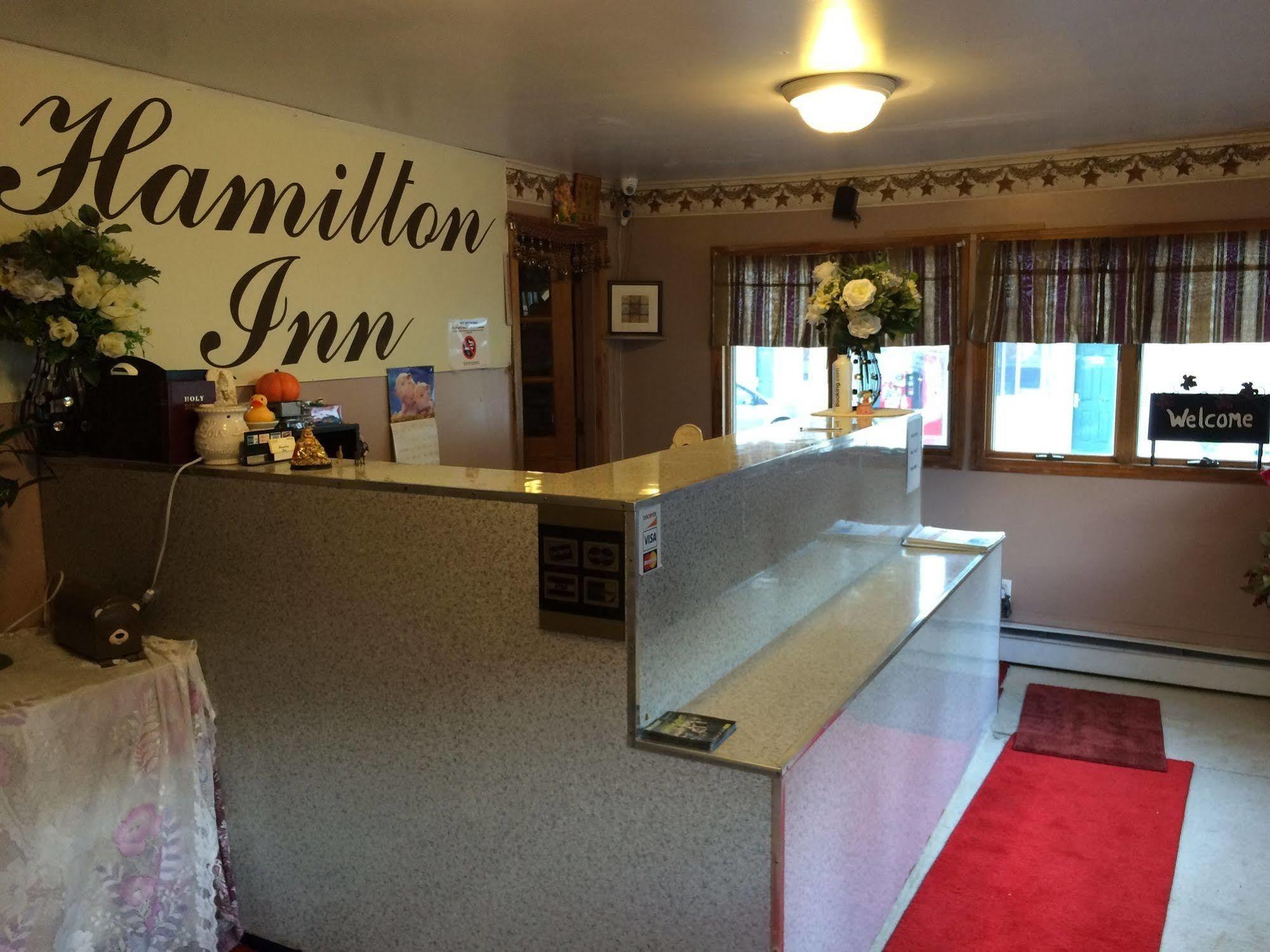 Hamilton Inn Стърбридж Екстериор снимка
