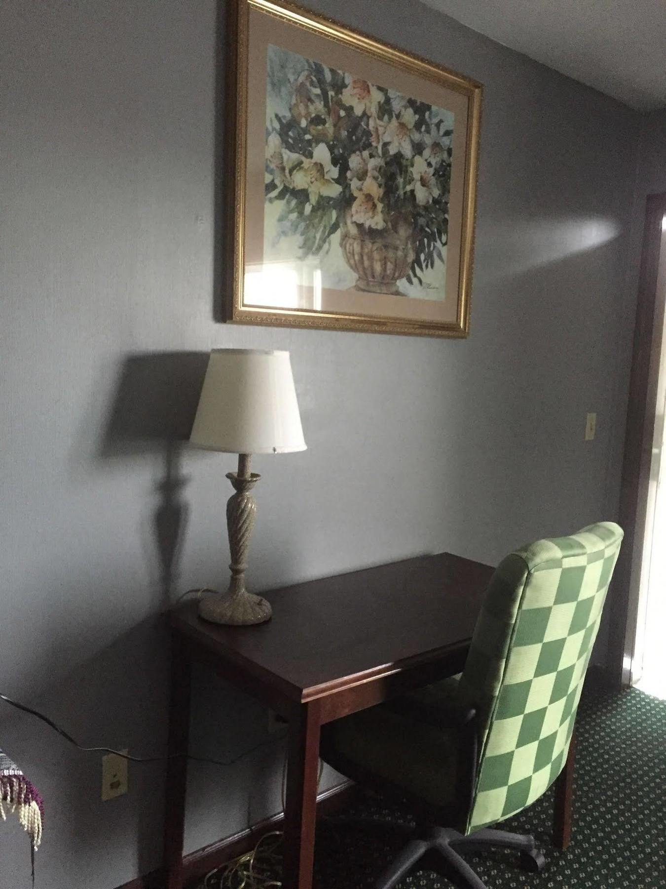 Hamilton Inn Стърбридж Екстериор снимка